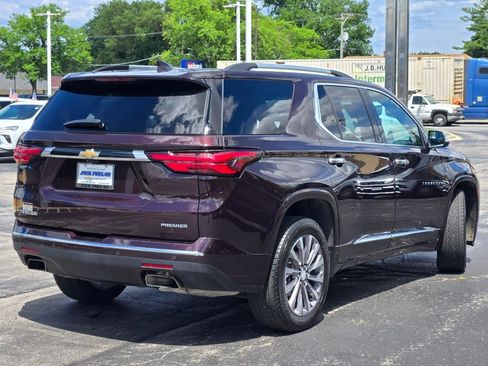 Used 2023 Chevrolet Traverse Premier FWD image 13