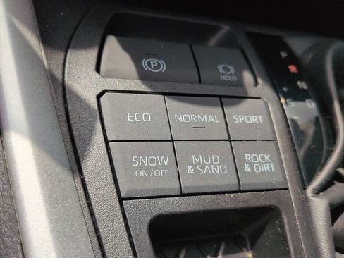 Certified 2024 Toyota RAV4 LE AWD/4WD image 23