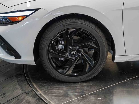 Used 2026 Hyundai Elantra Sport FWD image 9