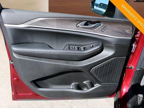 New 2025 Jeep Grand Cherokee Limited AWD/4WD image 10