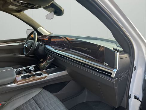 Certified 2025 Cadillac Escalade ESV Sport Platinum w/ LPO, ONYX Package image 13