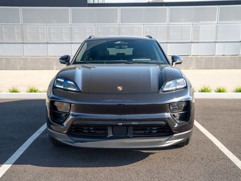 Used 2025 Porsche Macan 4 Electric AWD/4WD image 6