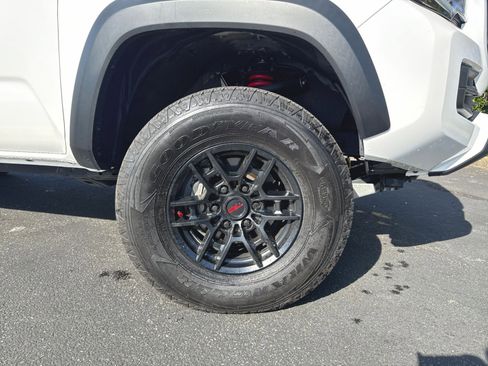 Used 2021 Toyota Tacoma TRD Pro image 2