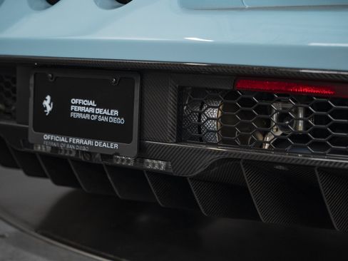 Used 2019 Ford GT RWD image 11