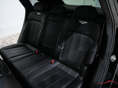 Used 2018 Bentley Bentayga image 59