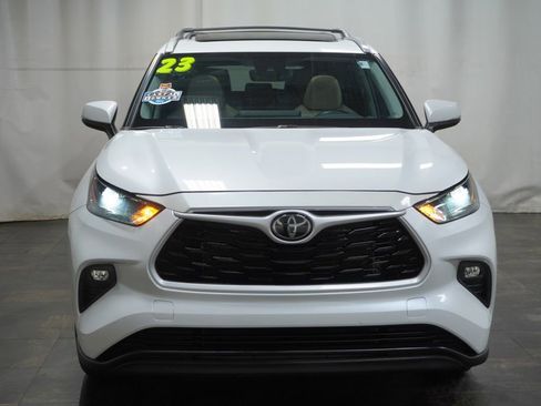 Certified 2023 Toyota Highlander XLE image 9