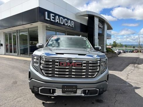 Used 2024 GMC Sierra 1500 Denali w/ Denali Reserve Package AWD/4WD image 8