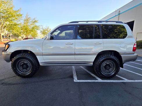 Used 2003 Toyota Land Cruiser w/ Convenience Pkg AWD/4WD image 3