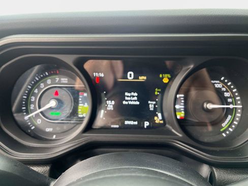 Used 2024 Jeep Wrangler Unlimited Rubicon 4xe image 26