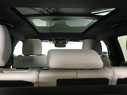 Used 2023 Land Rover Range Rover Velar S image 27