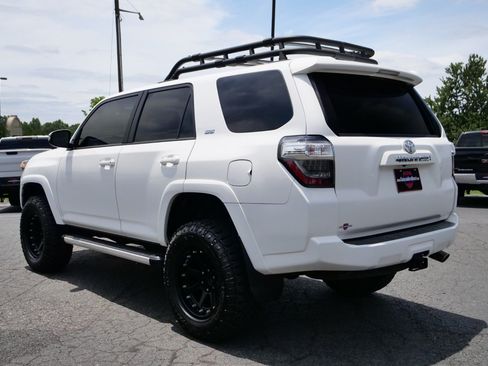 Used 2020 Toyota 4Runner SR5 Premium AWD/4WD image 17
