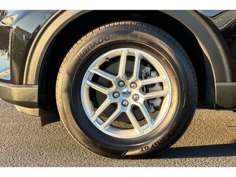 Used 2025 Ford Explorer Active image 33