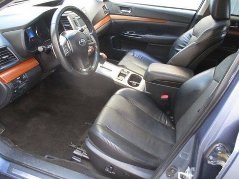 Used 2013 Subaru Outback 3.6R Limited w/ Moonroof Pkg AWD/4WD image 11