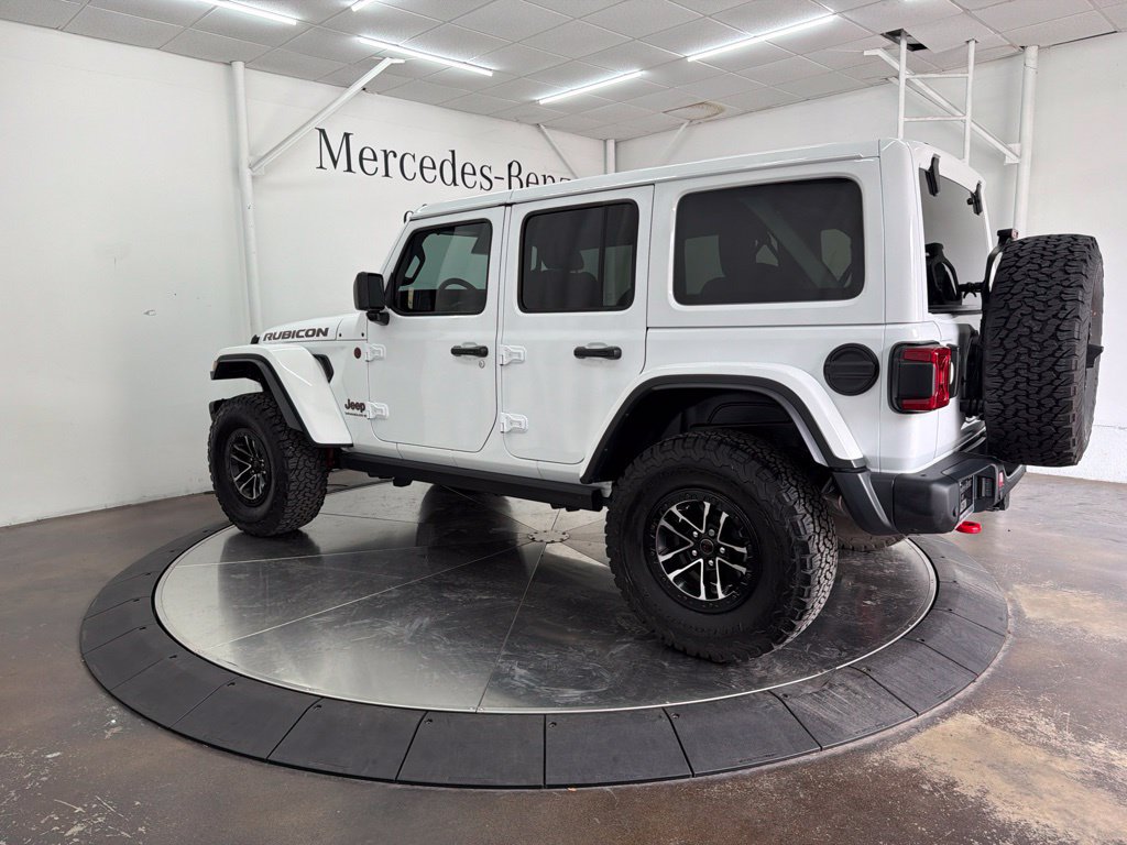 Used 2024 Jeep Wrangler Unlimited Rubicon AWD/4WD image 5