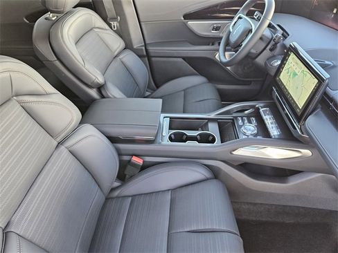 New 2026 Lincoln Nautilus Reserve image 13