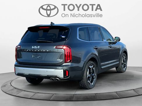 Used 2024 Kia Telluride S w/ S Sunroof Package image 6