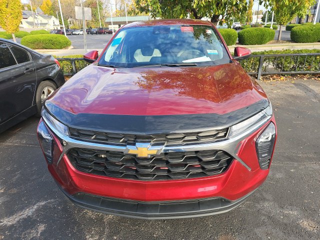 Used 2024 Chevrolet Trax LS w/ LS Convenience Package FWD image 8
