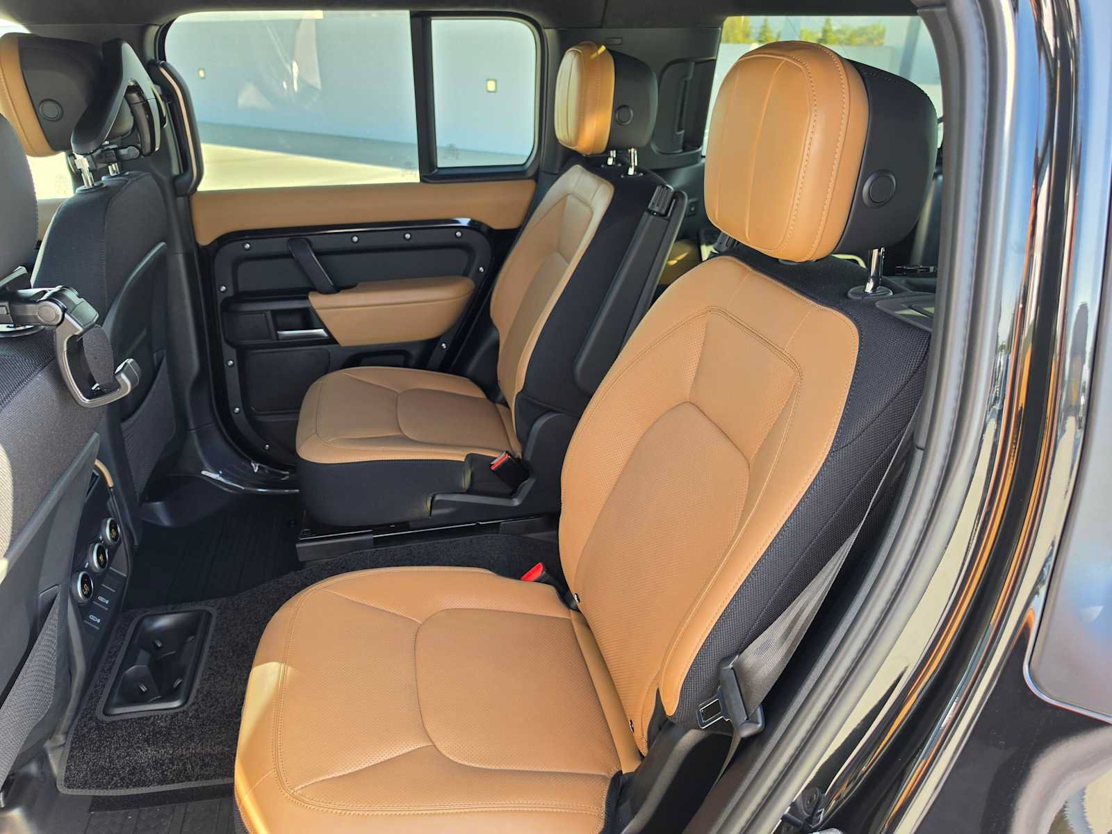 New 2026 Land Rover Defender 130 V8 AWD/4WD image 19