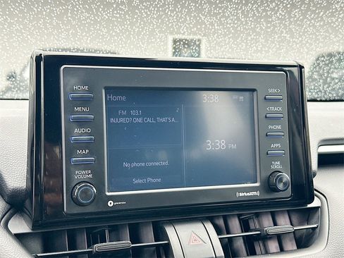 Used 2022 Toyota RAV4 LE image 13