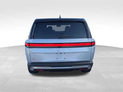 Used 2023 Rivian R1S Launch Edition image 4