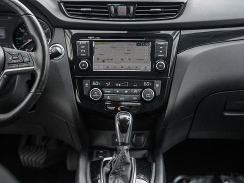 Used 2022 Nissan Rogue Sport SL image 22