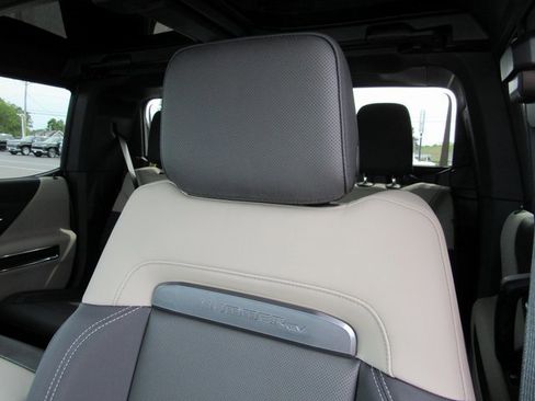 New 2026 GMC Hummer EV 4x4 Crew Cab image 13