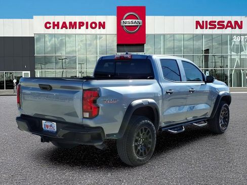 Used 2024 Chevrolet Colorado Trail Boss w/ Technology Package image 7