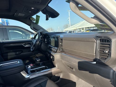 Used 2022 Chevrolet Silverado 1500 LTZ w/ LTZ Premium Package image 28