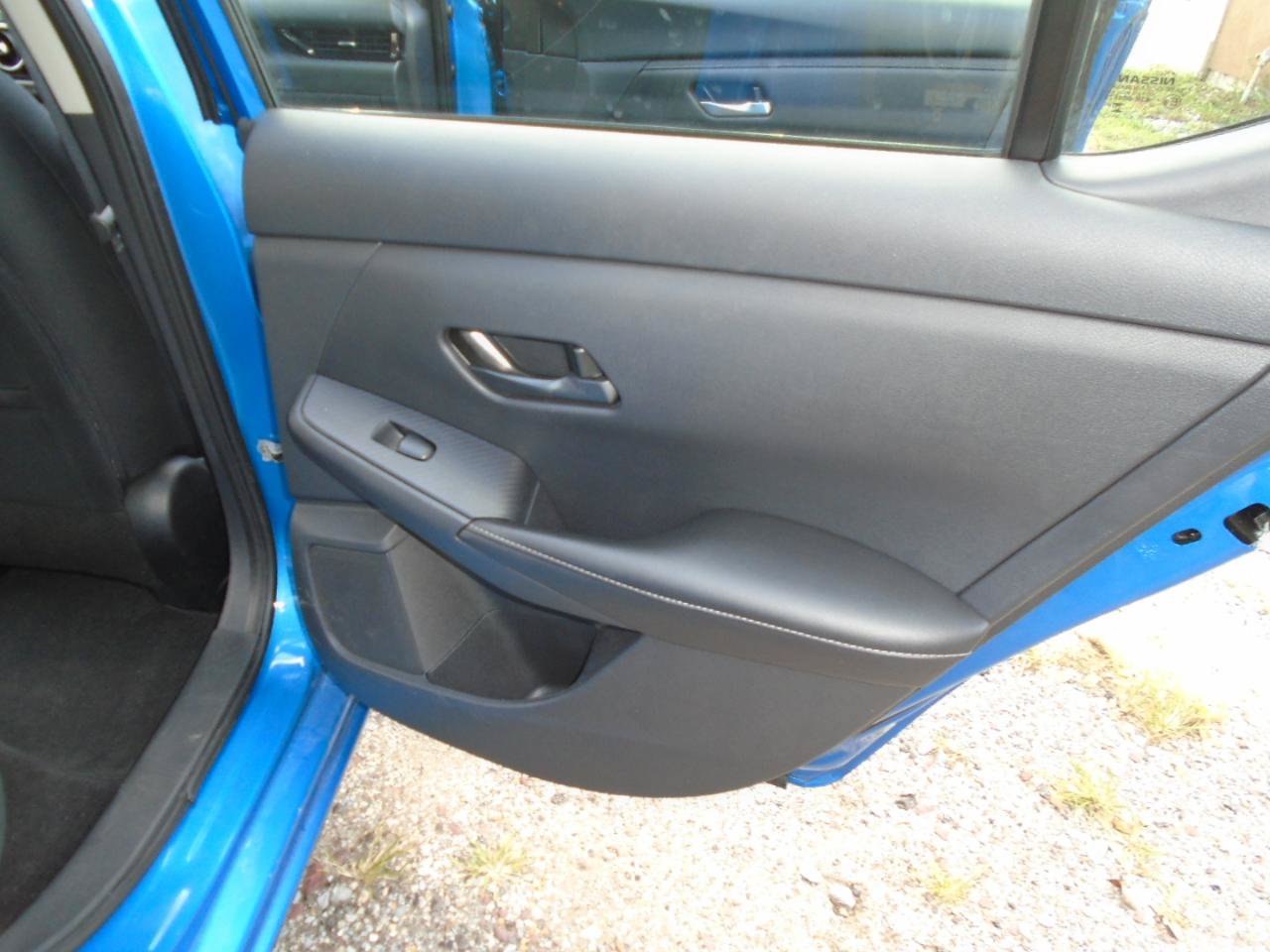 Used 2024 Nissan Sentra SV FWD image 14