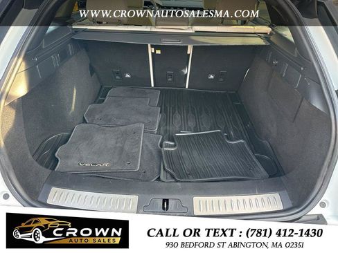 Used 2019 Land Rover Range Rover Velar R-Dynamic SE AWD/4WD image 21