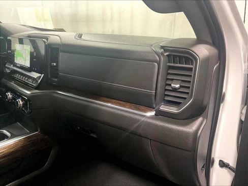 Used 2024 GMC Sierra 1500 Elevation image 13