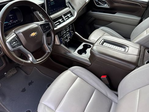 Used 2024 Chevrolet Suburban LT image 11