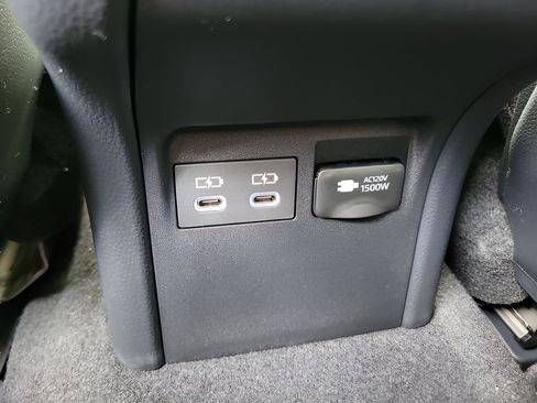 New 2026 Toyota Prius Plug-In Hybrid FWD image 7