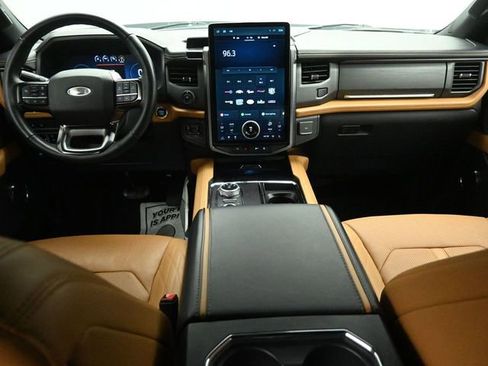 Certified 2024 Ford Expedition Max Platinum image 22