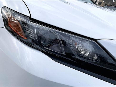 Used 2021 Toyota Camry SE image 29