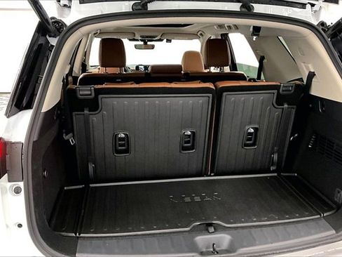 New 2025 Nissan Pathfinder Platinum image 38