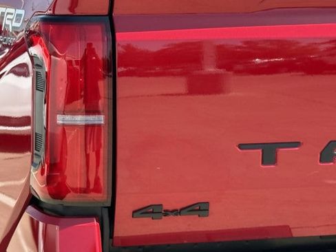 Used 2025 Toyota Tacoma TRD Sport AWD/4WD image 6