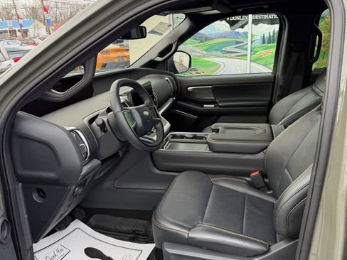 Used 2025 Ford Expedition Tremor image 10