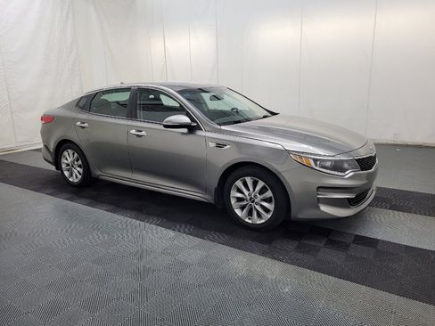 Used 2018 Kia Optima LX FWD image 11