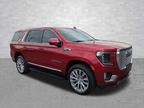 Used 2024 GMC Yukon Denali w/ Advanced Technology Package AWD/4WD image 2