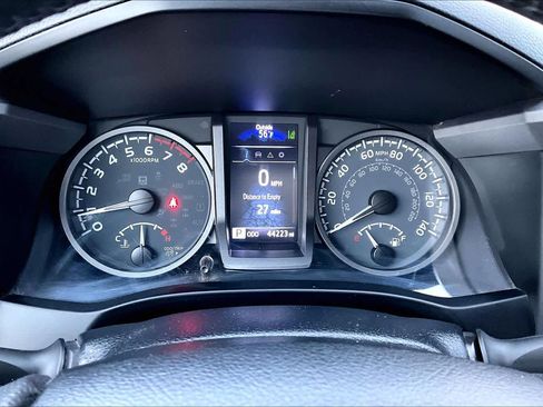 Certified 2023 Toyota Tacoma TRD Off-Road image 25