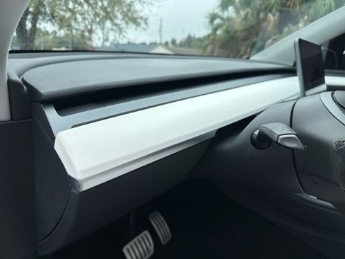 Used 2022 Tesla Model Y Performance image 25