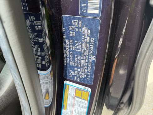 Used 2026 Kia Carnival FWD image 27