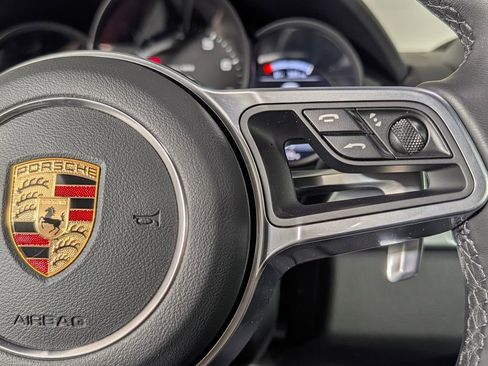 Used 2025 Porsche 718 Cayman image 36