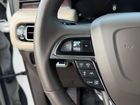 Used 2022 Lincoln Nautilus Reserve image 22