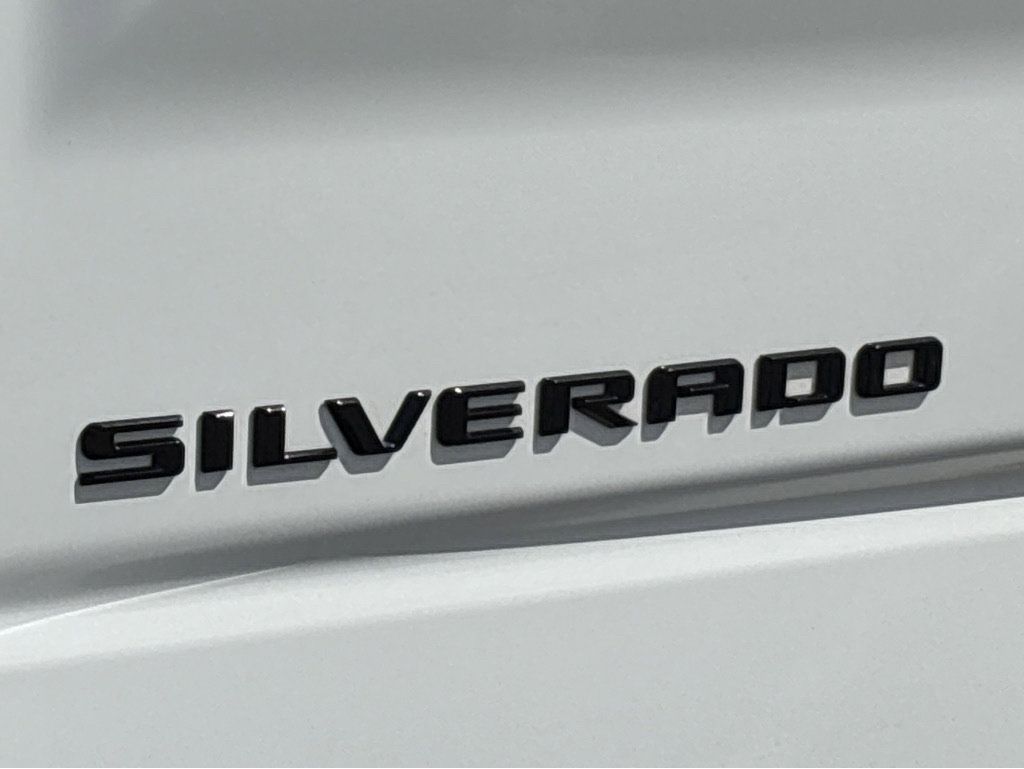 Used 2025 Chevrolet Silverado 1500 ZR2 w/ Technology Package AWD/4WD image 30