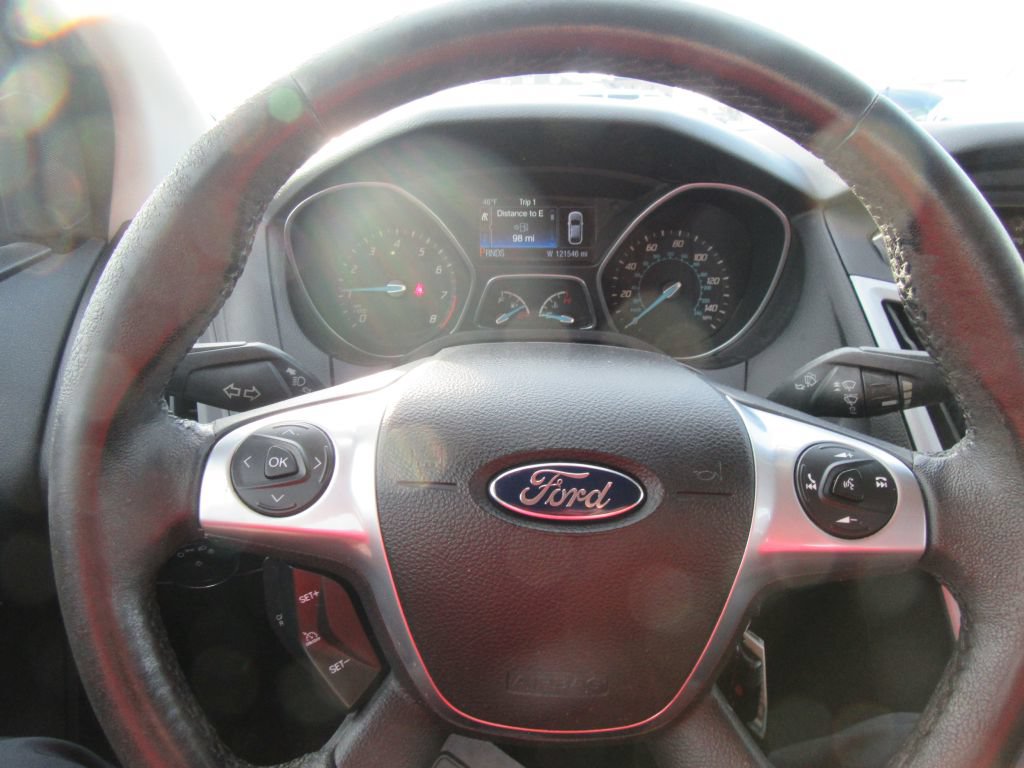 Used 2014 Ford Focus SE w/ Equipment Group 201A FWD image 13