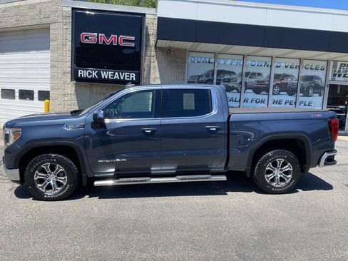 Used 2021 GMC Sierra 1500 SLE w/ X31 Off-Road Package AWD/4WD image 4
