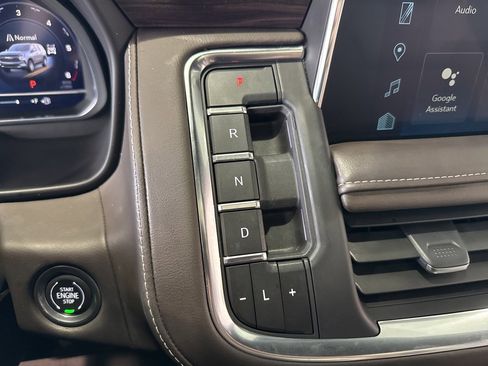 Used 2023 Chevrolet Tahoe Z71 w/ Luxury Package image 27