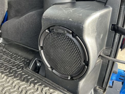 Used 2014 Jeep Wrangler Polar Edition image 23